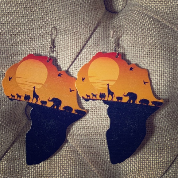 Handcrafted authentic Africa Map Earrings - Picture 1 of 8